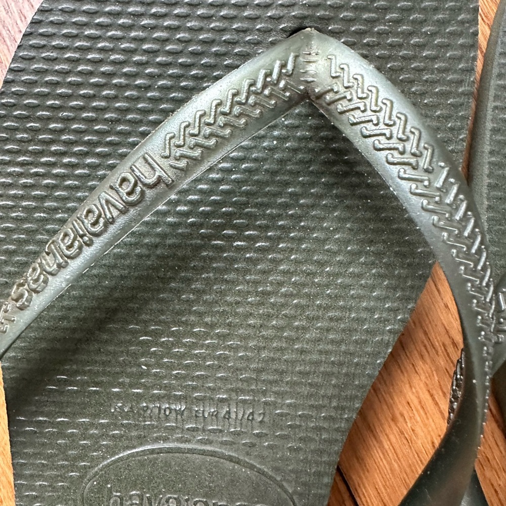 Havaianas size 39-40 perfect condition green flip flops - Picture 3 of 4